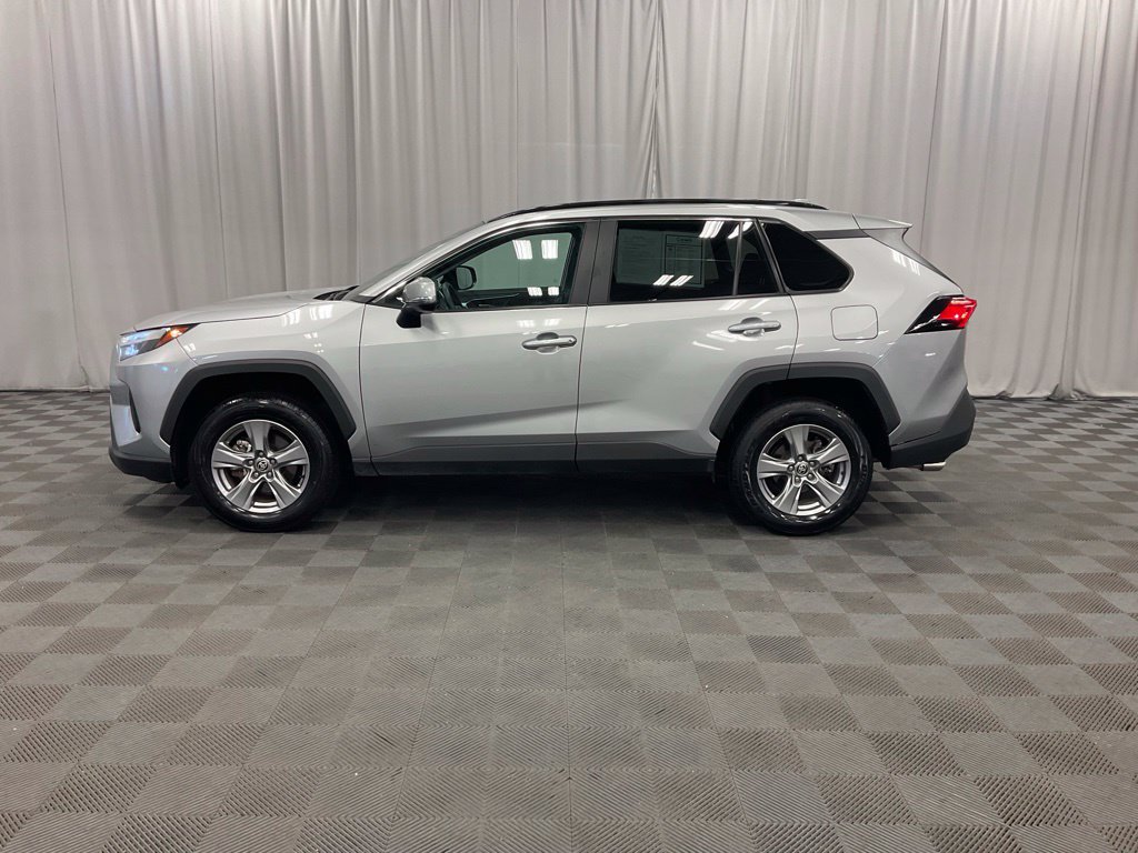 Used 2025 Toyota RAV4 XLE AWD/4WD image 13