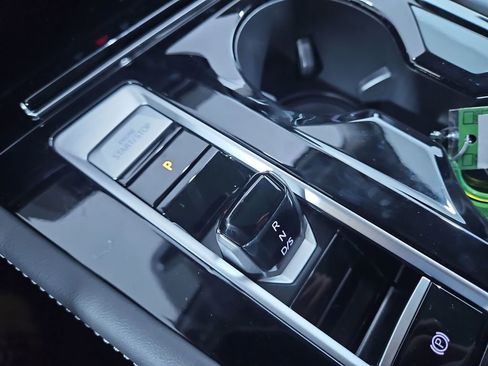 New 2026 Volkswagen Atlas SEL Premium R-Line image 23