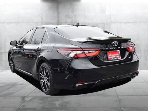 Used 2021 Toyota Camry SE image 7