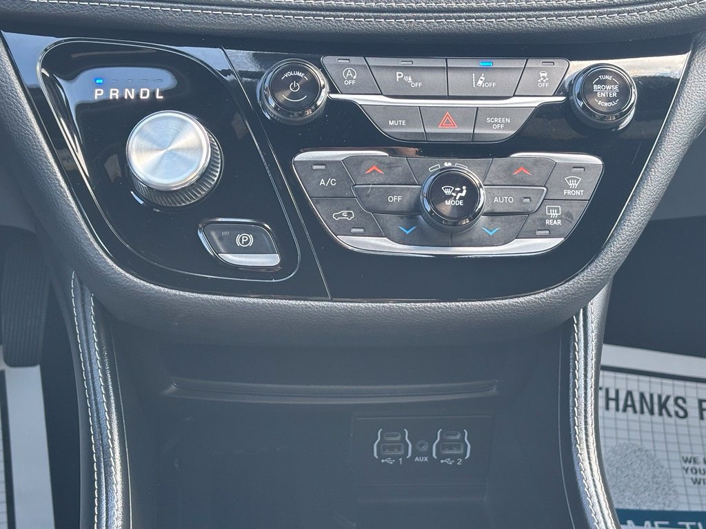 Used 2025 Chrysler Pacifica Limited FWD image 27