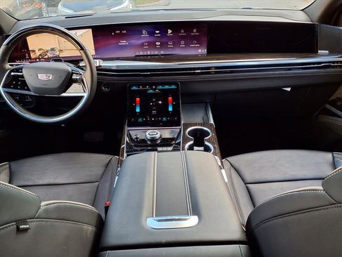 Certified 2025 Cadillac Escalade Premium Luxury image 11