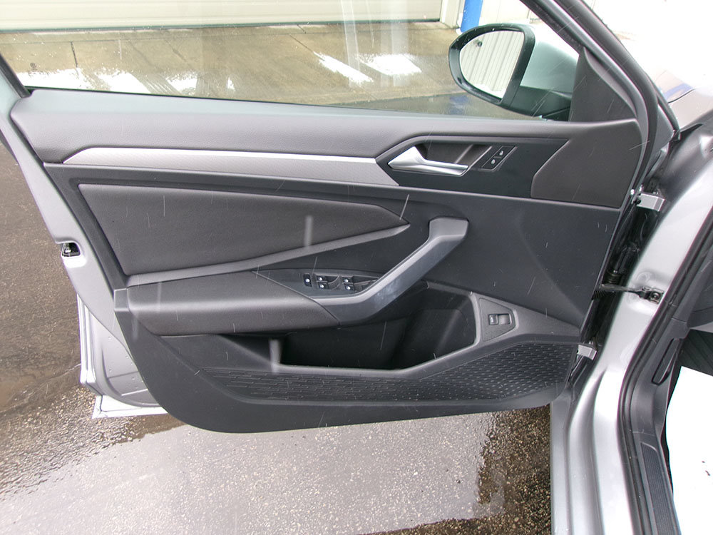 Used 2020 Volkswagen Jetta SE w/ SE Cold Weather Package FWD image 15