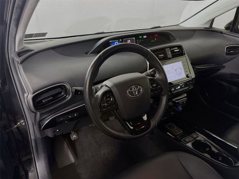Used 2022 Toyota Prius AWD image 16