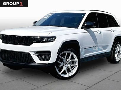 Used 2025 Jeep Grand Cherokee Altitude