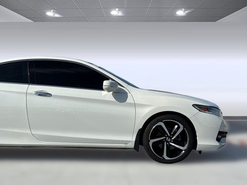 Used 2016 Honda Accord Touring image 33