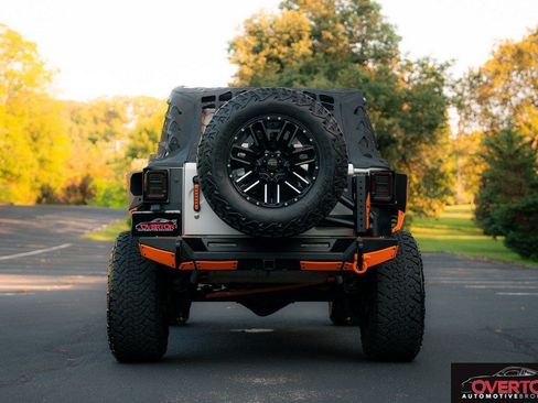 Used 2018 Jeep Wrangler Unlimited Sport S AWD/4WD image 6