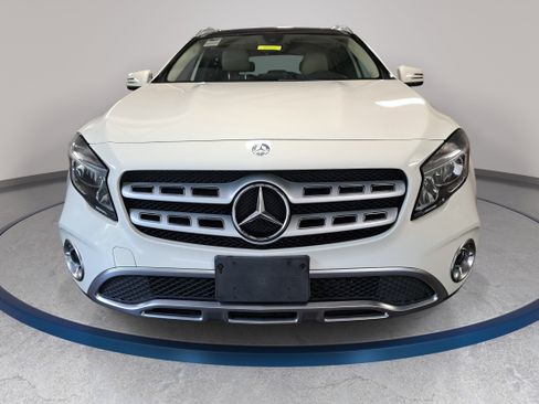 Used 2018 Mercedes-Benz GLA 250 4MATIC image 2