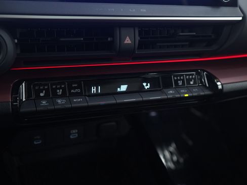 Used 2023 Toyota Prius Prime Premium image 23