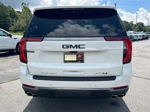 New 2026 GMC Yukon AT4 w/ AT4 Premium Plus Package AWD/4WD image 7