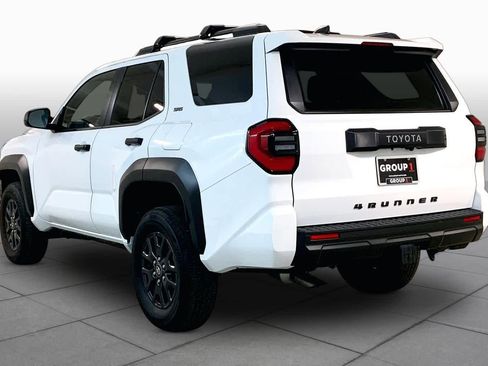 Used 2025 Toyota 4Runner SR5 AWD/4WD image 11