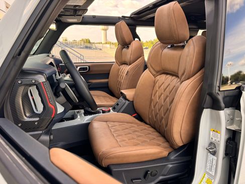 Used 2024 Ford Bronco Raptor w/ Interior Carbon Fiber Pack 6 AWD/4WD image 6