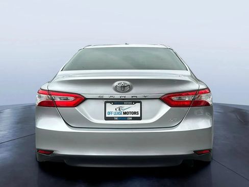 Used 2018 Toyota Camry LE FWD image 4