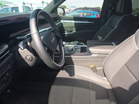 Used 2025 Cadillac Escalade Sport w/ Touring Package image 6