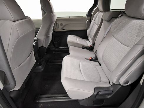 Used 2024 Toyota Sienna LE image 15