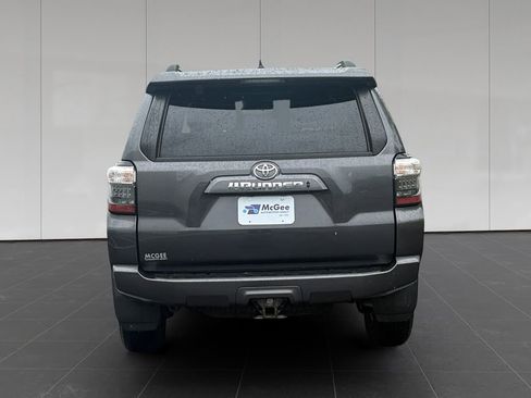 Used 2022 Toyota 4Runner SR5 Premium w/ Moonroof Package AWD/4WD image 4