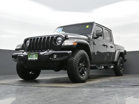 Used 2022 Jeep Gladiator Willys image 24