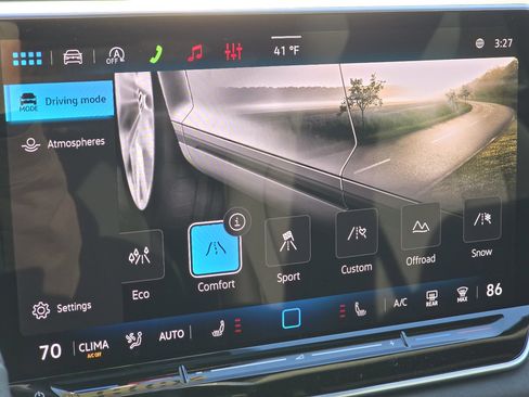 New 2026 Volkswagen Tiguan SE R-Line image 7