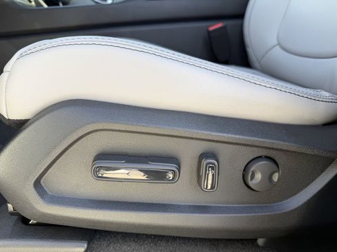 New 2025 Honda Pilot Touring image 19