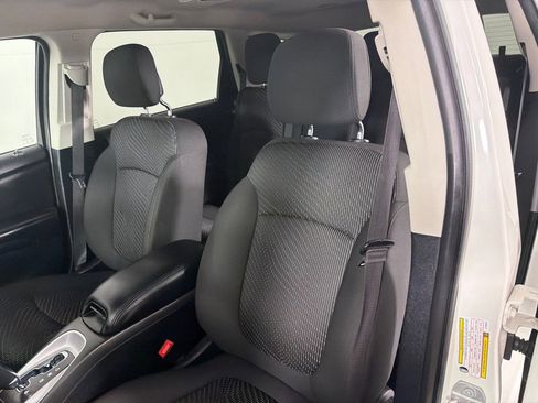 Used 2020 Dodge Journey SE w/ SE Popular Equipment Group image 11