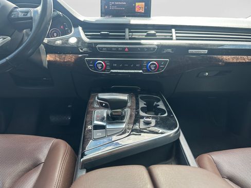 Used 2018 Audi Q7 3.0T Prestige w/ Prestige Package AWD/4WD image 12