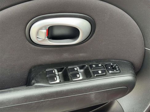 Used 2017 Kia Soul + w/ Designer's Package image 18