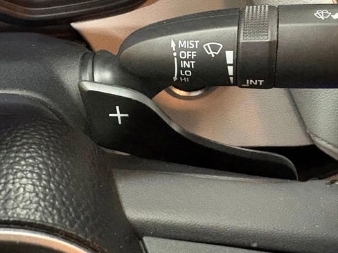 Used 2020 Toyota Corolla SE image 30