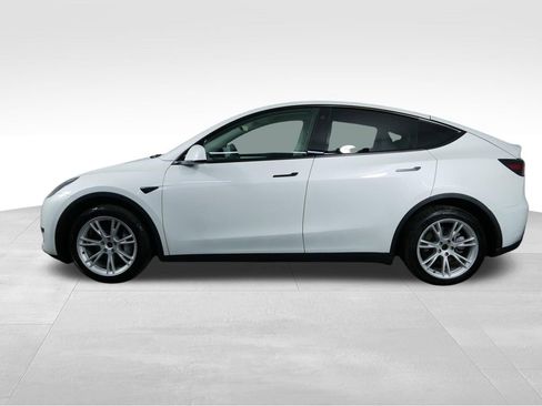 Used 2023 Tesla Model Y Long Range AWD/4WD image 6