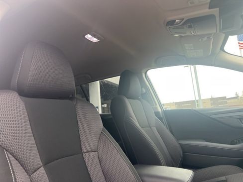 Used 2025 Subaru Outback Premium image 5