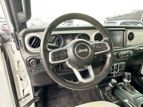 Used 2021 Jeep Wrangler Unlimited Sahara image 12