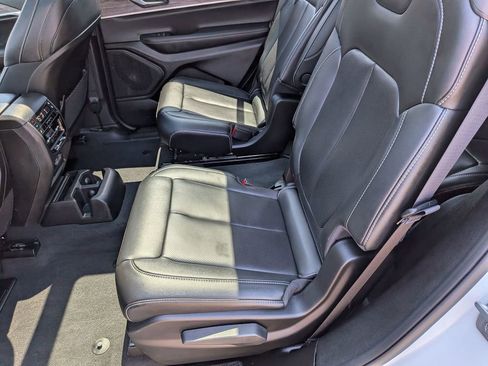 Used 2025 Jeep Grand Cherokee L Limited w/ Luxury Tech Group II image 25