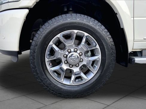 Used 2017 RAM 2500 Limited AWD/4WD image 11