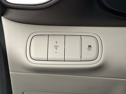 Used 2025 Hyundai Venue SEL FWD image 26