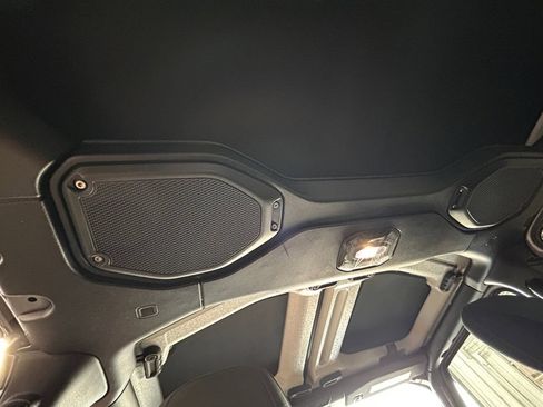 Used 2018 Jeep Wrangler Unlimited Rubicon AWD/4WD image 24