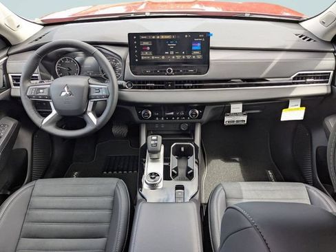 New 2026 Mitsubishi Outlander SE FWD image 13