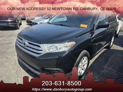 Used 2013 Toyota Highlander SE w/ Cold Weather Pkg