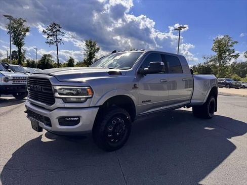 Used 2022 RAM 3500 Laramie w/ Night Edition AWD/4WD image 8