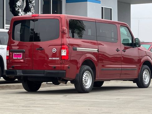Used 2018 Nissan NV 3500 S RWD image 4