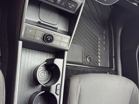 Used 2025 Hyundai Kona SEL image 25