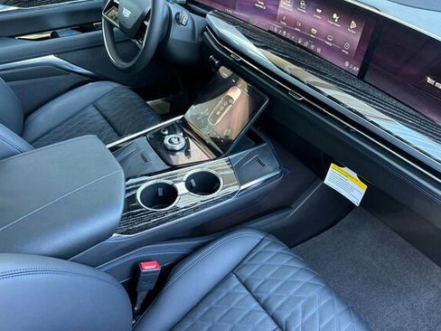 New 2025 Cadillac Escalade IQ Sport 1 w/ LPO, ONYX Package image 17