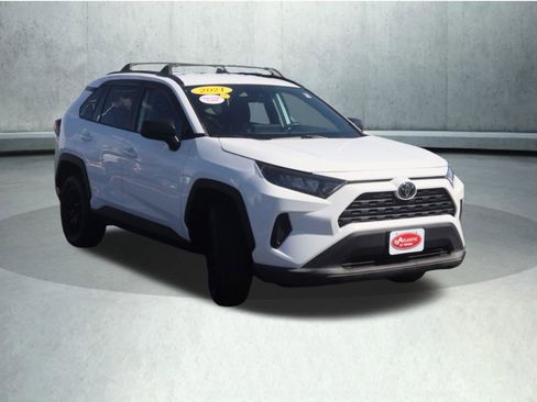 Used 2021 Toyota RAV4 LE AWD/4WD image 7