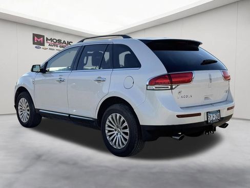 Used 2011 Lincoln MKX 2WD w/ Wood Pkg image 7