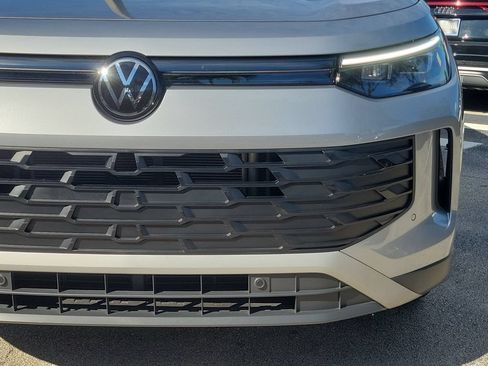 Certified 2026 Volkswagen Tiguan SE AWD/4WD image 8