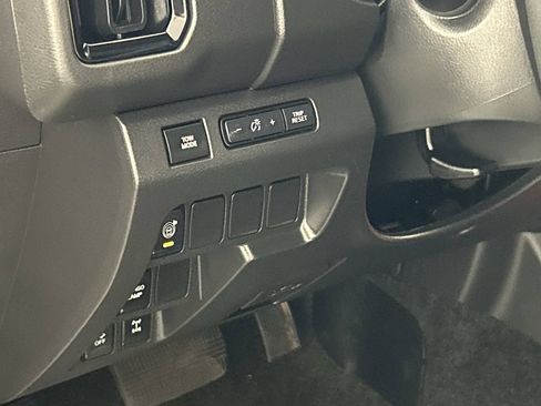 Used 2026 Nissan Frontier PRO-4X AWD/4WD image 13