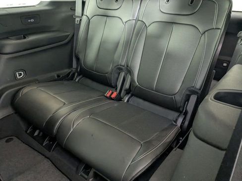 Used 2023 Jeep Grand Cherokee L Limited w/ Luxury Tech Group II image 29