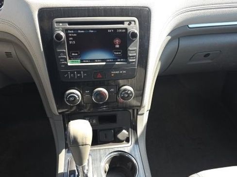 Used 2017 Chevrolet Traverse LT AWD/4WD image 17