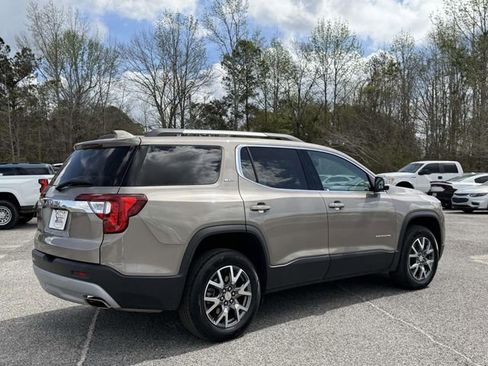 Used 2023 GMC Acadia SLT FWD image 11
