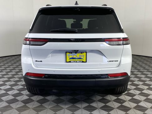 Used 2024 Jeep Grand Cherokee Limited w/ Luxury Tech Group II AWD/4WD image 19