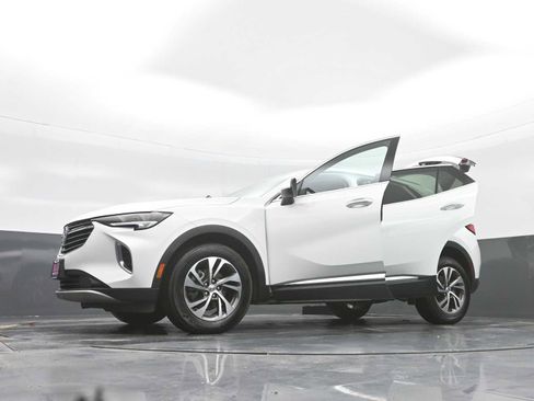 Used 2023 Buick Envision Essence image 41