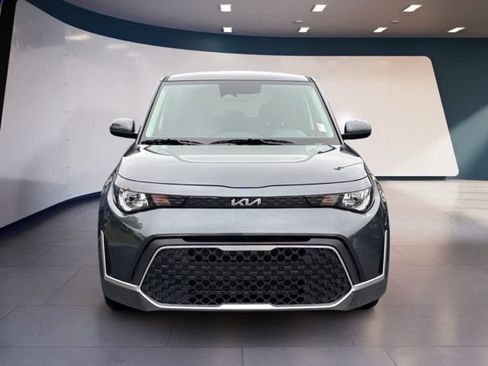 Certified 2025 Kia Soul LX w/ LX Technology Package FWD image 8