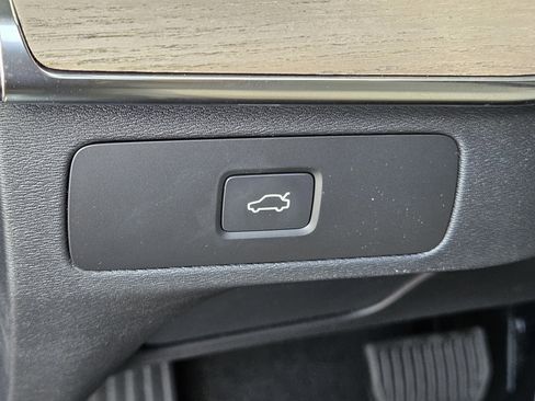 New 2026 Volvo XC90 B6 Plus w/ Protection Package Premier image 23